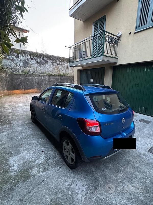 Usata Dacia Sandero Stepway 90 CV (66 kW) 2015 Blu Berlina