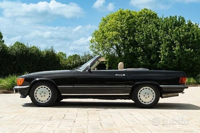 Usata Mercedes SL300 188 CV (138 kW) 1986 Nero Cabrio