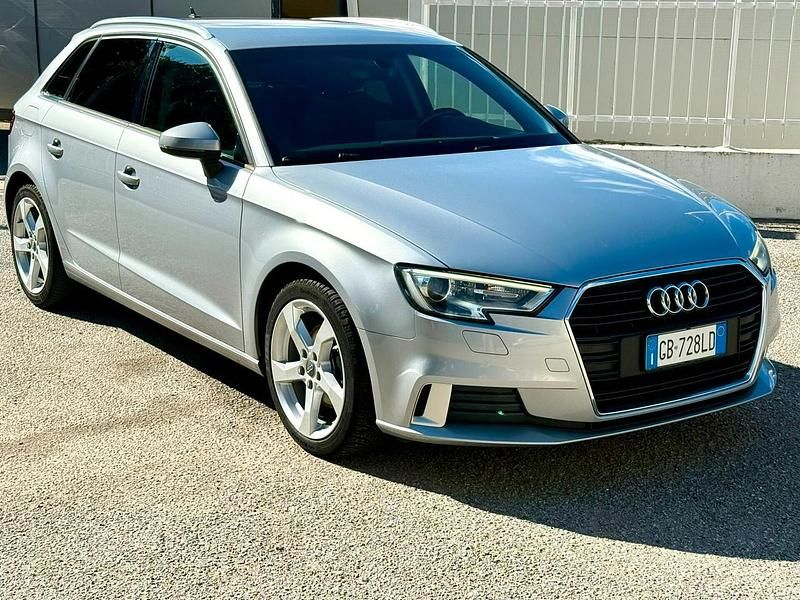 Usata Audi A3 Sport 116 CV (85 kW) 2019 Argento Berlina