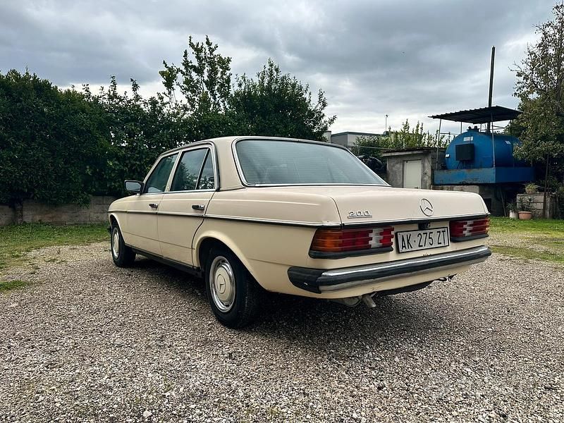 Usata Mercedes 200 1981 Berlina