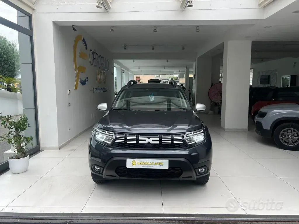 Usata Dacia Duster Expression 101 CV (74 kW) 2023 Grigio metallizzato SUV