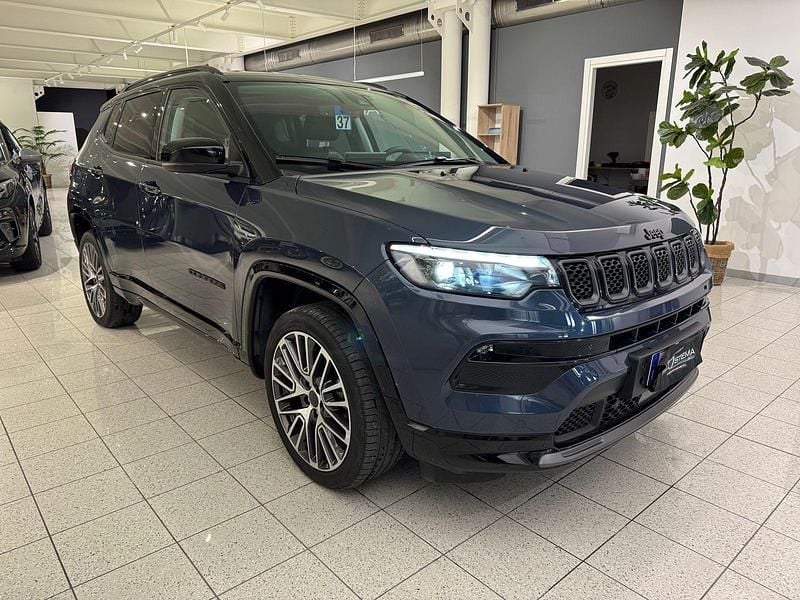 Usata Jeep Compass Summit 130 CV (95 kW) 2024 Blu shane tetto nero SUV