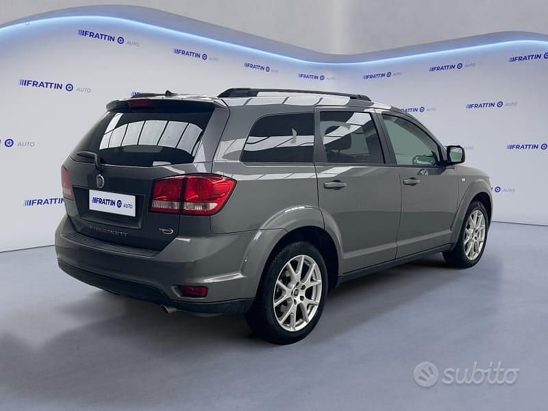 Usata Fiat Freemont Lounge 170 CV (125 kW) 2012 Grigio scuro SUV