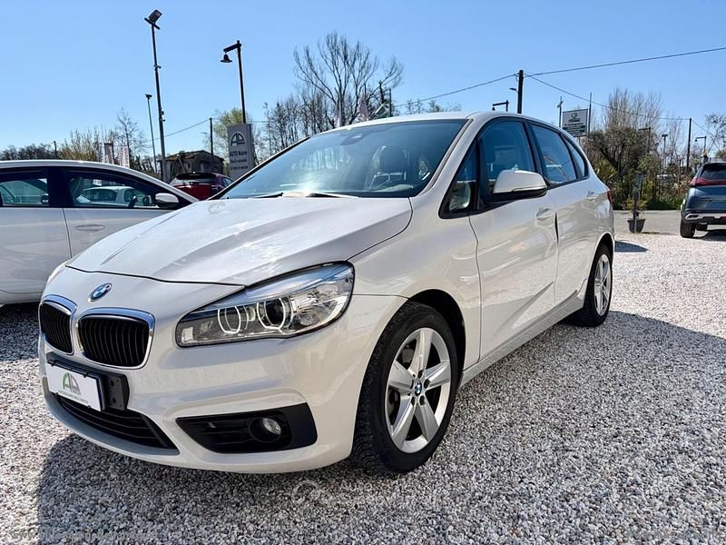 Usata BMW 218 Active Tourer Luxury Line 150 CV (110 kW) 2015 Bianco Monovolume