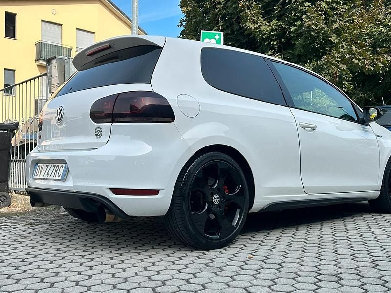 Usata VW Golf VI GTI 300 CV (220 kW) 2009 Bianco Utilitaria