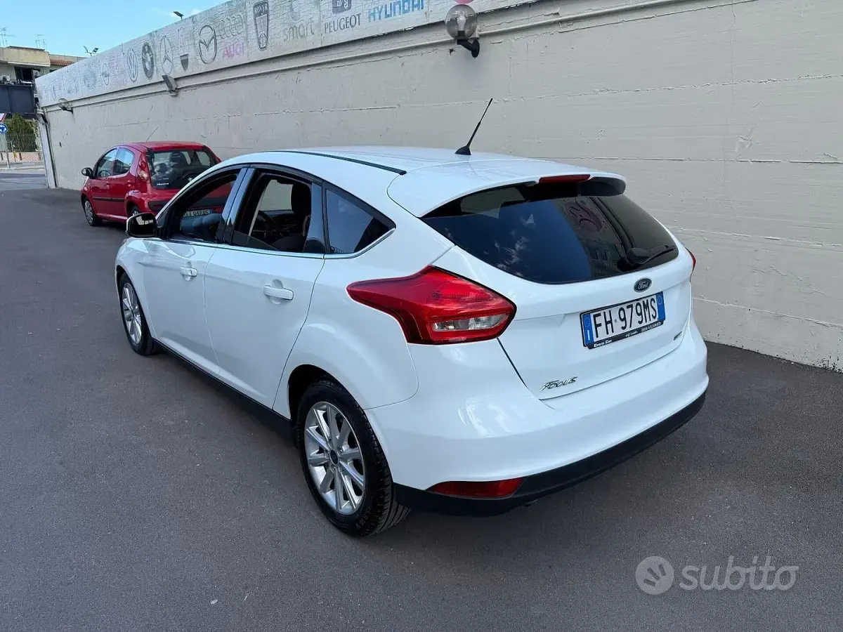 Begagnad Ford Focus Titanium X 125 HK (91 kW) 2017 Vit Sedan