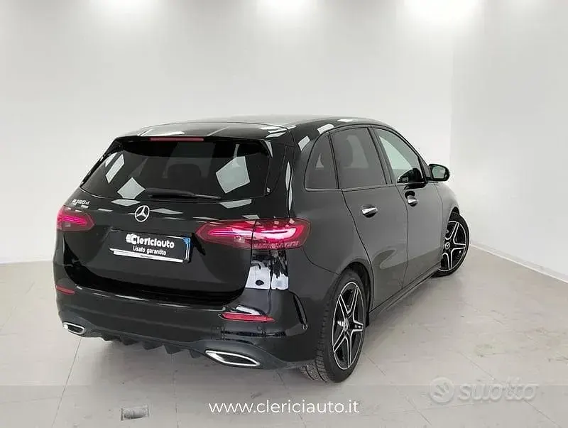 Usata Mercedes B180 AMG Line Premium 116 CV (85 kW) 2025 Nero Utilitaria