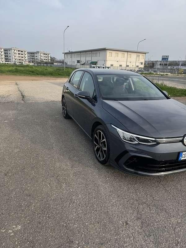 Usata VW Golf VIII Life 110 CV (80 kW) 2020 Berlina