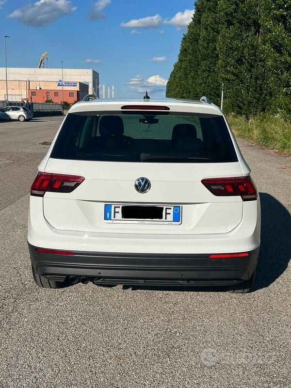 Bianco Usata 2020 VW Tiguan SUV | 16.500 € - Immagine 1/4