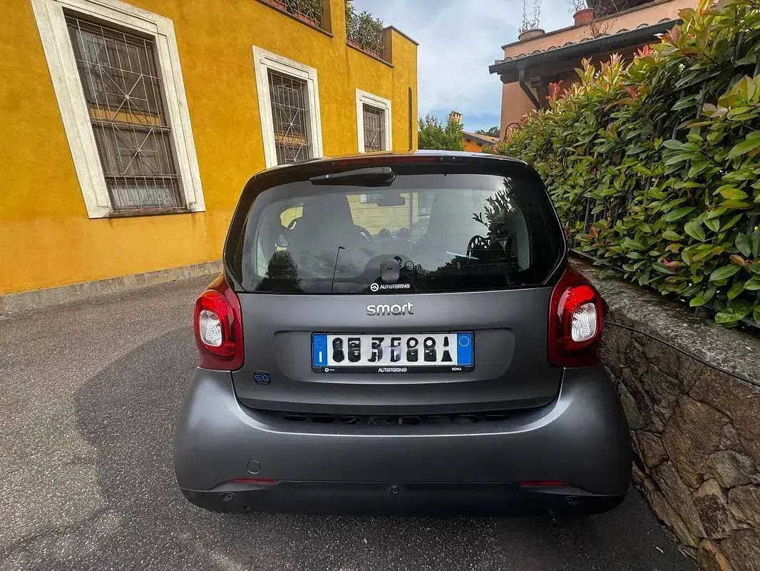 Usata Smart ForTwo Coupé 36 kW (50 CV) 2021 Grigio Utilitaria
