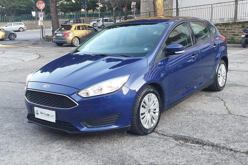 Begagnad Ford Focus 95 HK (69 kW) 2016 Blå Halvkombi