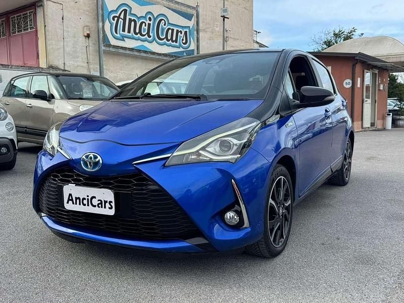 Usata Toyota Yaris Hybrid Edition 101 CV (74 kW) 2018 Blu/azzurro Utilitaria