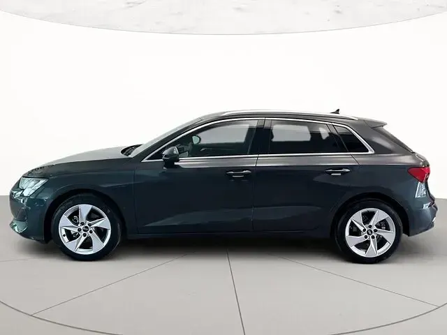 Usata Audi A3 Business 116 CV (85 kW) 2025 Grigio manhattan metallizzato Berlina