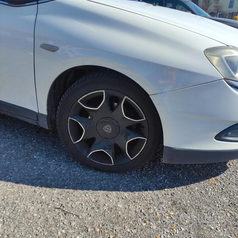 Usata Lancia Delta 120 CV (88 kW) 2009 Bianco Utilitaria