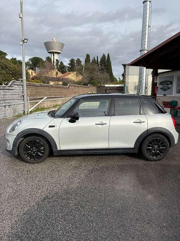 Usata Mini Cooper D Hype 116 CV (85 kW) 2016 Argento Utilitaria