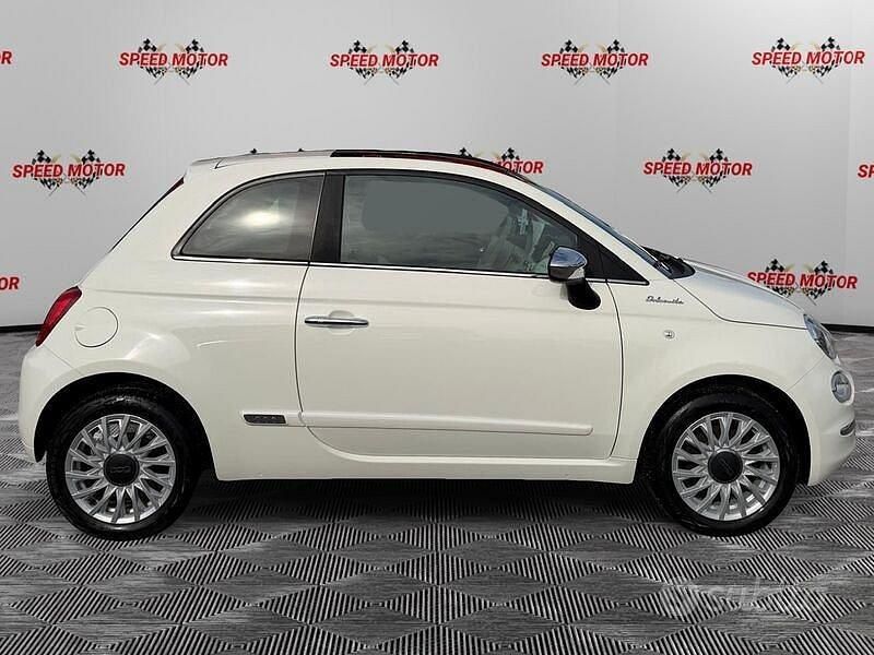 Begagnad Fiat 500 Dolcevita 70 HK (51 kW) 2022 Vit Sedan