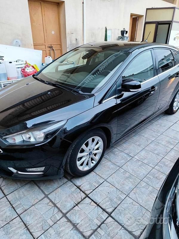 Usata 2018 Ford Focus Tre volumi | 8200 € (Super prezzo) - Immagine 1/4