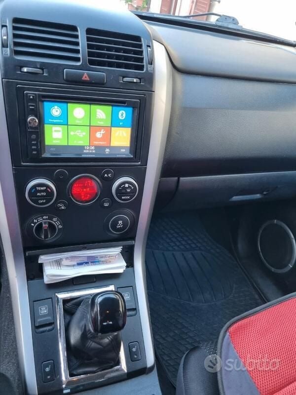 Usata Suzuki Grand Vitara 129 CV (94 kW) 2012 Grigio SUV