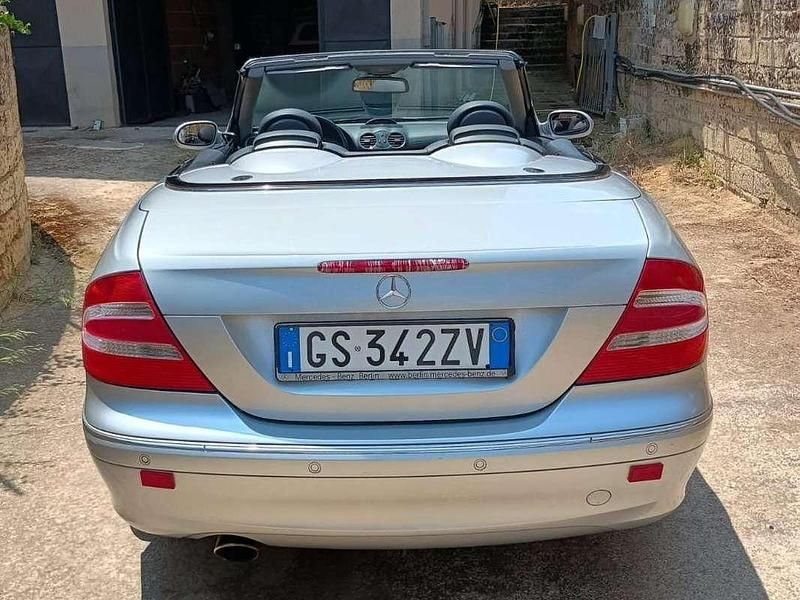 Usata Mercedes CLK200 Elegance 163 CV (119 kW) 2004 Argento Cabrio