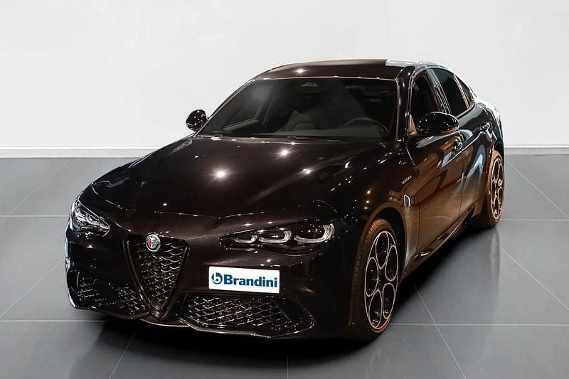Usata Alfa Romeo Giulia Veloce 211 CV (155 kW) 2025 Nero vulcano Berlina