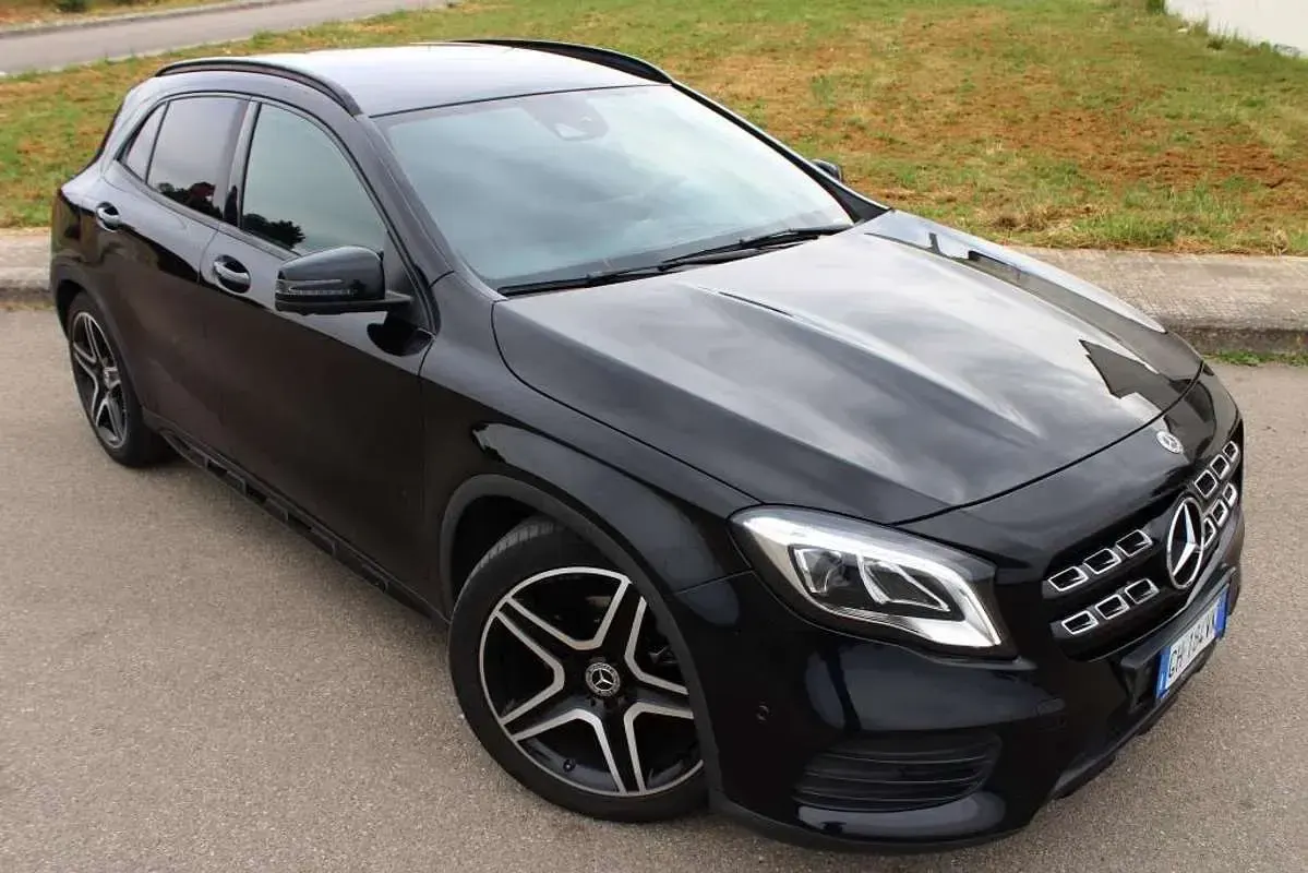 Usata Mercedes GLA220 Premium 184 CV (135 kW) 2019 Nero SUV