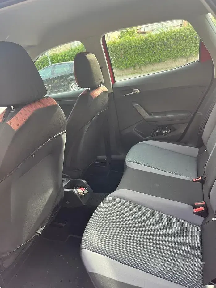 Usata Seat Arona 90 CV (66 kW) 2021 Rosso SUV