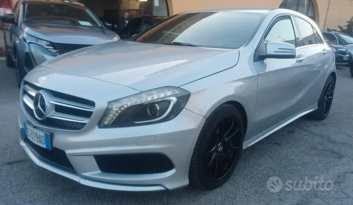 Usata Mercedes A180 Premium 109 CV (80 kW) 2014 Grigio Utilitaria