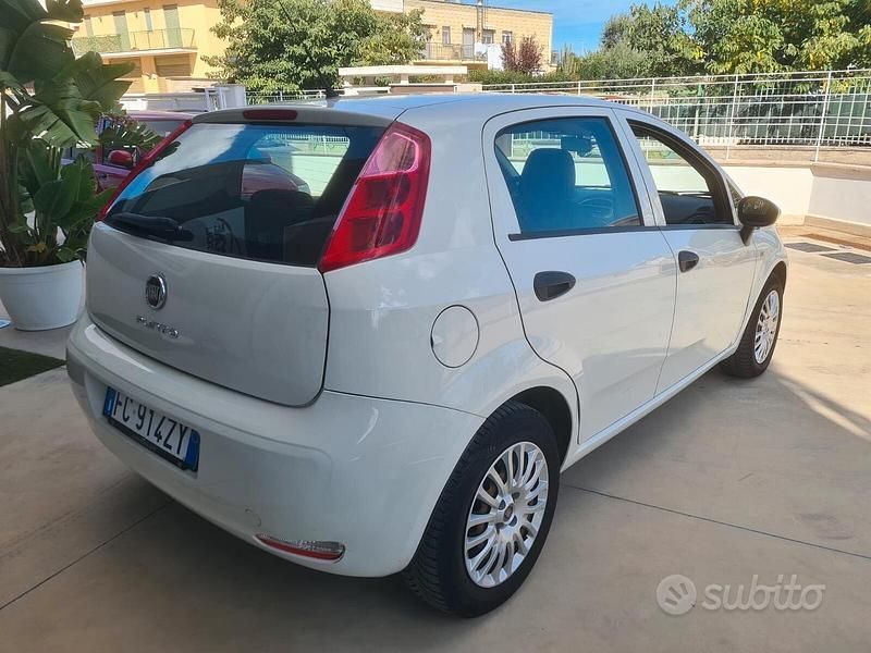 Usata Fiat Punto Street 77 CV (56 kW) 2016 Bianco Utilitaria
