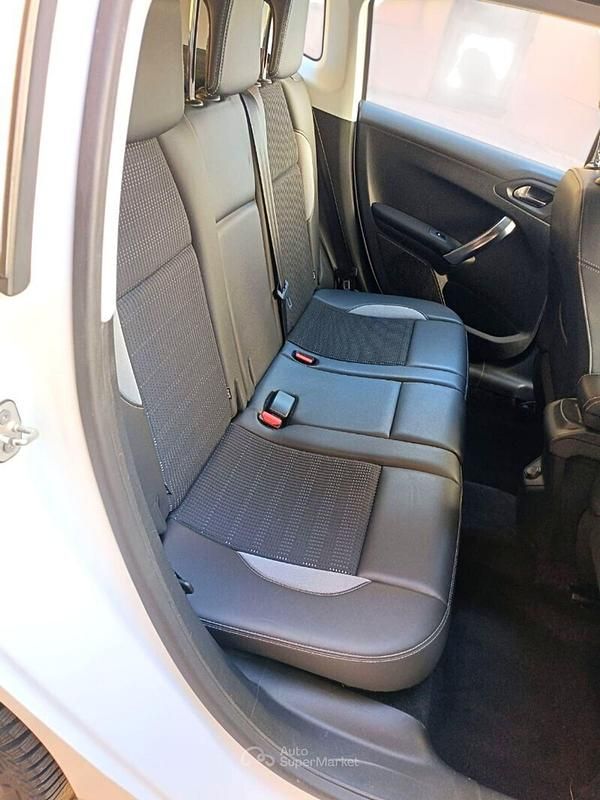 Usata Peugeot 2008 Allure 92 CV (67 kW) 2015 Bianco SUV