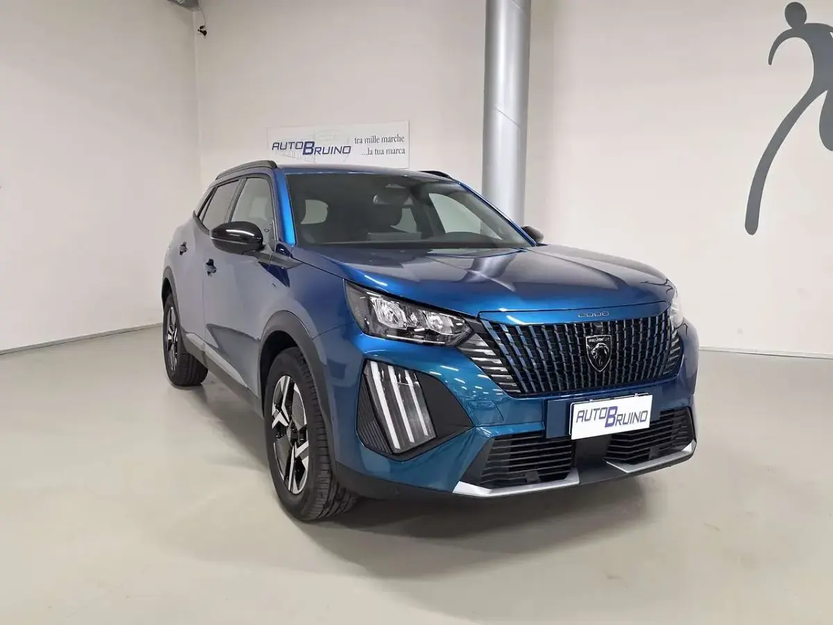 Nuova Peugeot 2008 Allure 102 CV (75 kW) 2026 Blu/azzurro SUV