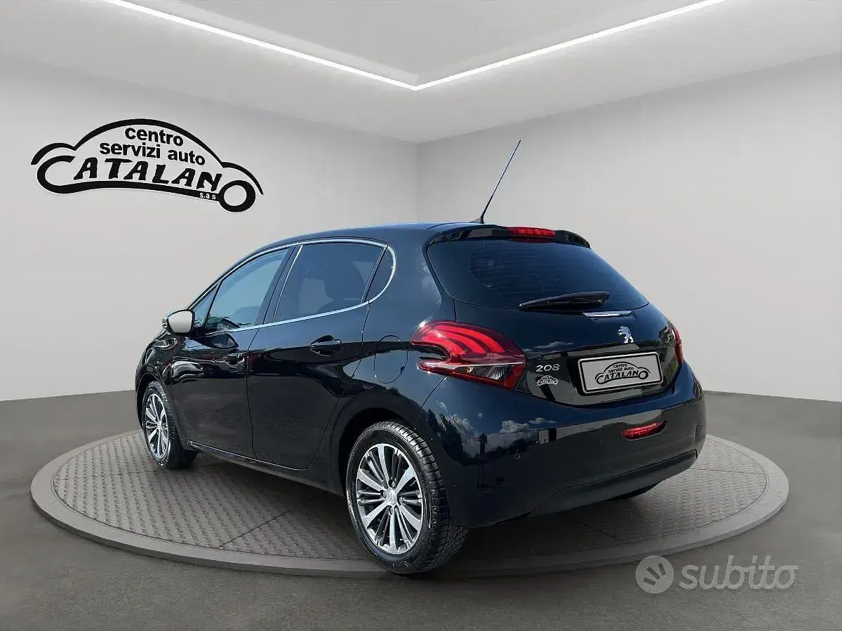 Usata Peugeot 208 Allure 75 CV (55 kW) 2018 Nero Utilitaria