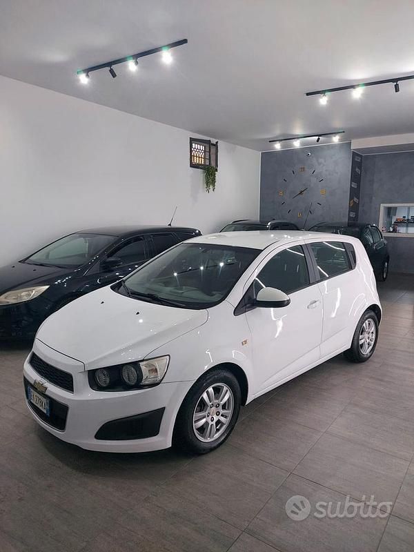 Usata Chevrolet Aveo LT 75 CV (55 kW) 2012 Bianco Berlina