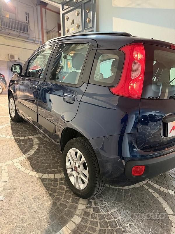 Usata Fiat Panda Lounge 95 CV (69 kW) 2017 Blu Utilitaria