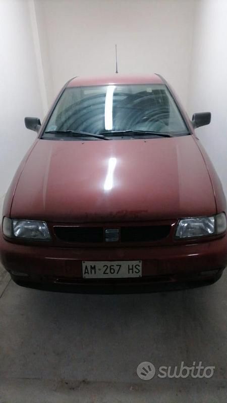 Usata Seat Cordoba 1996 Rosso Utilitaria