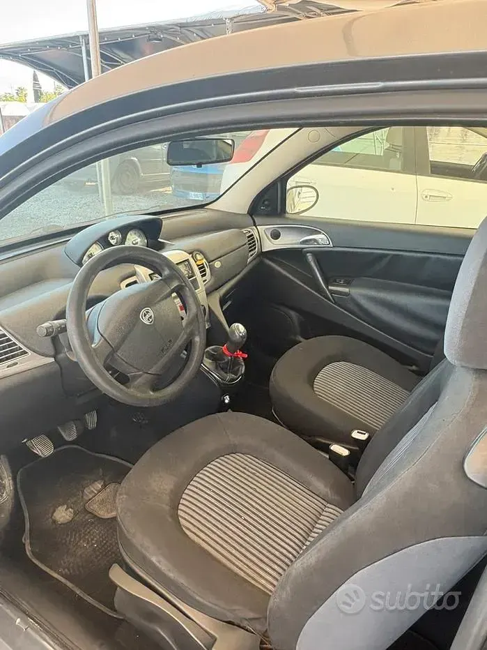 Usata Lancia Ypsilon 69 CV (50 kW) 2008 Grigio Utilitaria