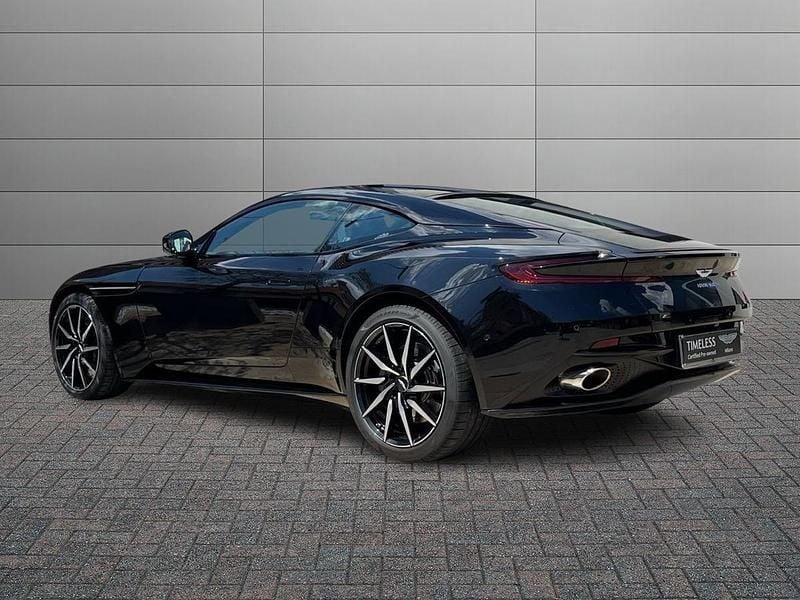 Usata Aston Martin DB11 510 CV (375 kW) 2020 Onyx black Coupé
