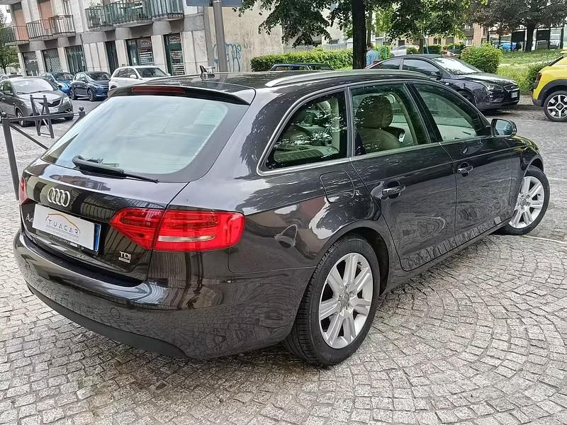 Begagnad Audi A4 Ambiente 143 HK (105 kW) 2011 Grå Kombi