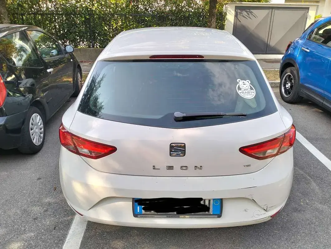 Usata Seat Leon Style 105 CV (77 kW) 2013 Bianco Berlina