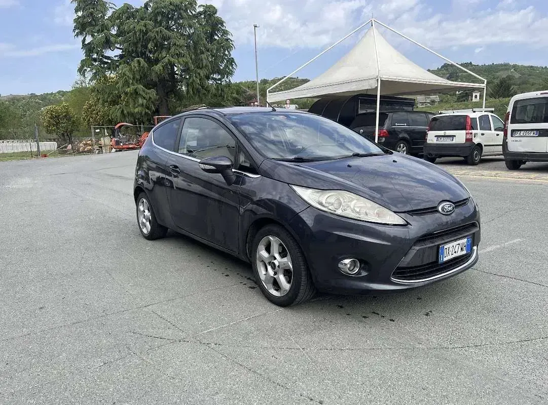 Usata Ford Fiesta 68 CV (50 kW) 2010 Berlina
