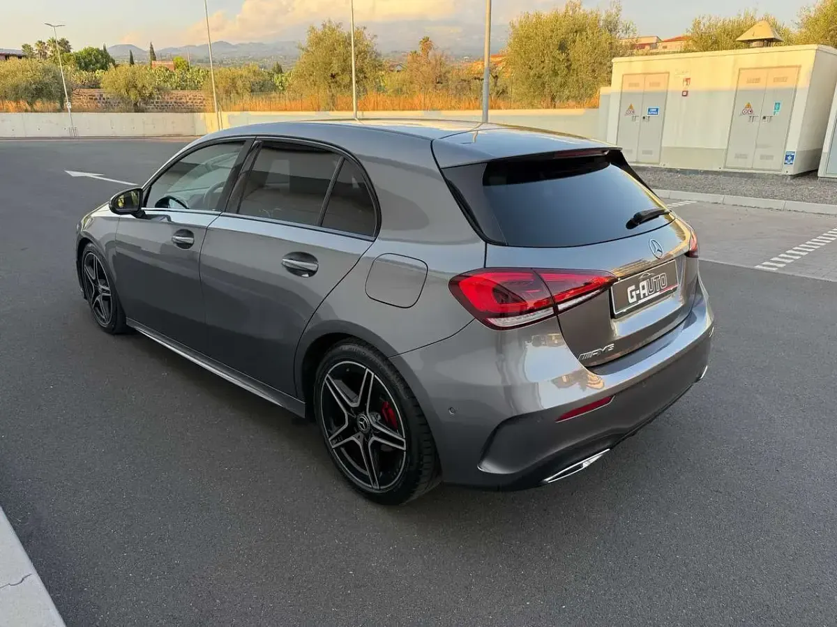 Usata Mercedes A180 Premium 116 CV (85 kW) 2023 Grigio Berlina