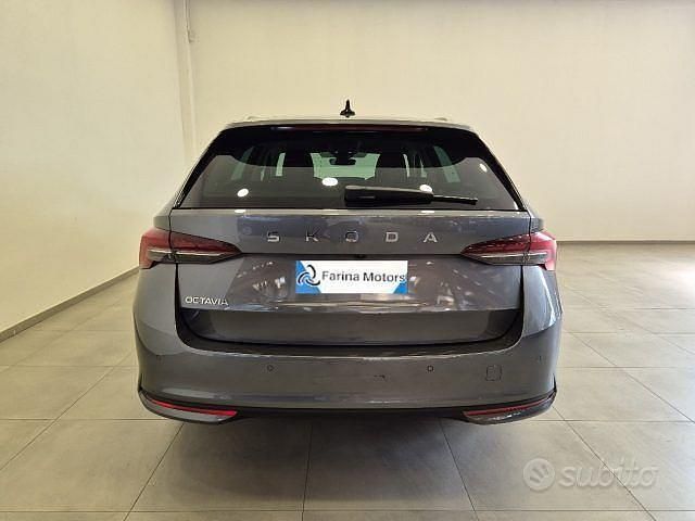 Usata Skoda Octavia Executive 2023 Grigio Station wagon