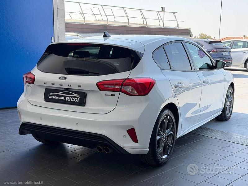 Usata Ford Focus ST-Line 125 CV (91 kW) 2021 Bianco Berlina