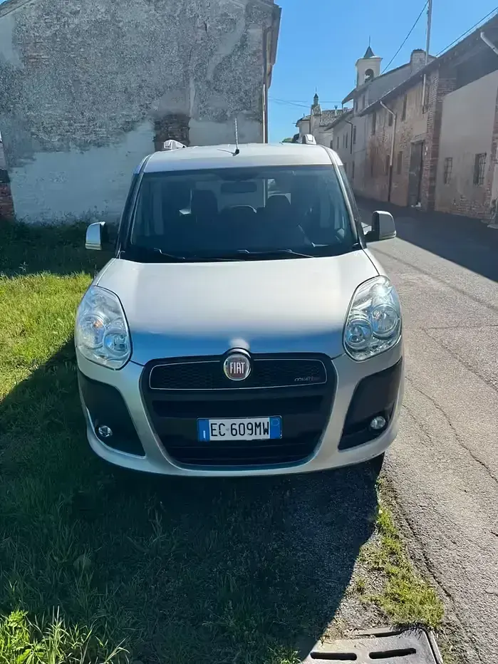 Usata Fiat Doblò Dynamic 90 CV (66 kW) 2010 Monovolume