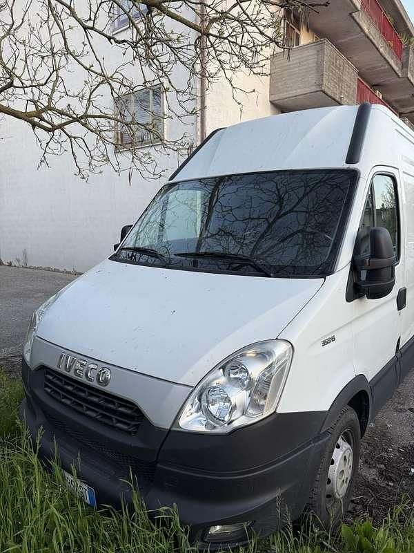 Usata Iveco Daily 145 CV (106 kW) 2014 Furgone