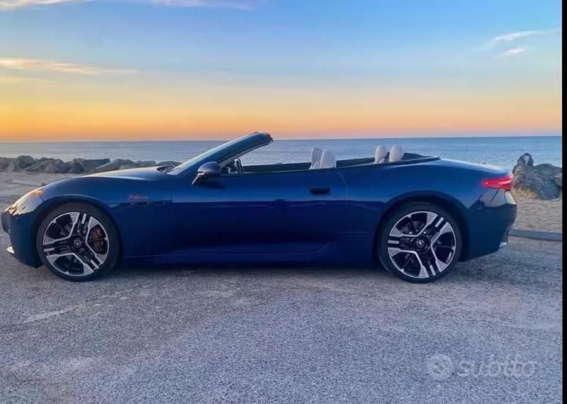 Nuova Maserati GranCabrio 610 kW (830 CV) 2025 Blu Cabrio