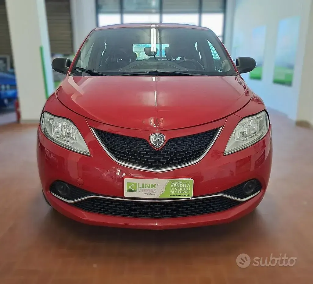 Usata Lancia Ypsilon 69 CV (50 kW) 2016 Rosso Utilitaria