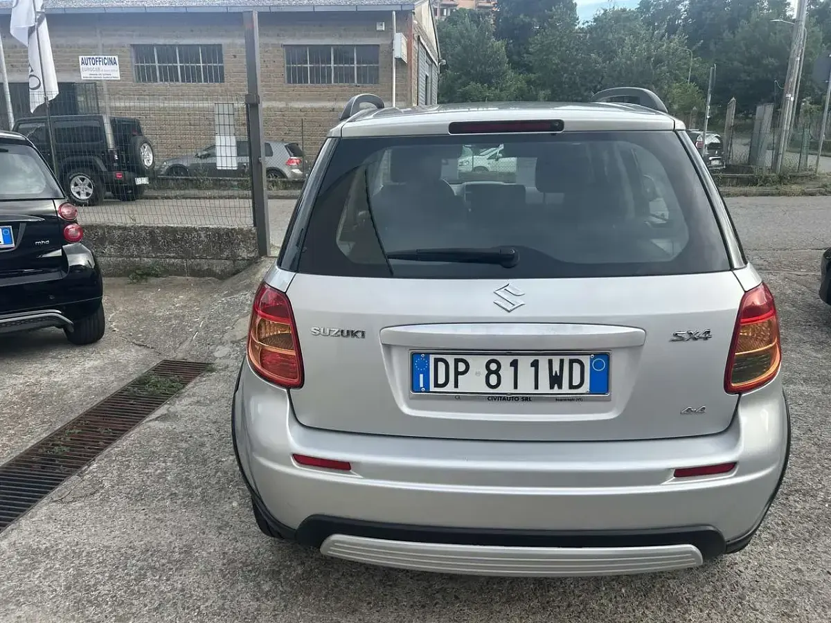 Usata Suzuki SX4 107 CV (78 kW) 2008 Argento SUV