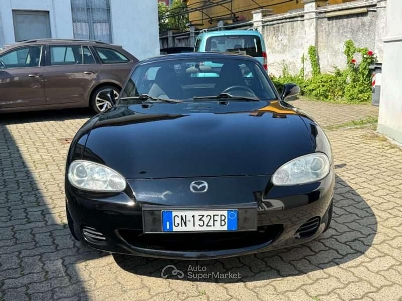 Usata Mazda MX5 110 CV (80 kW) 2004 Nero pastello Cabrio