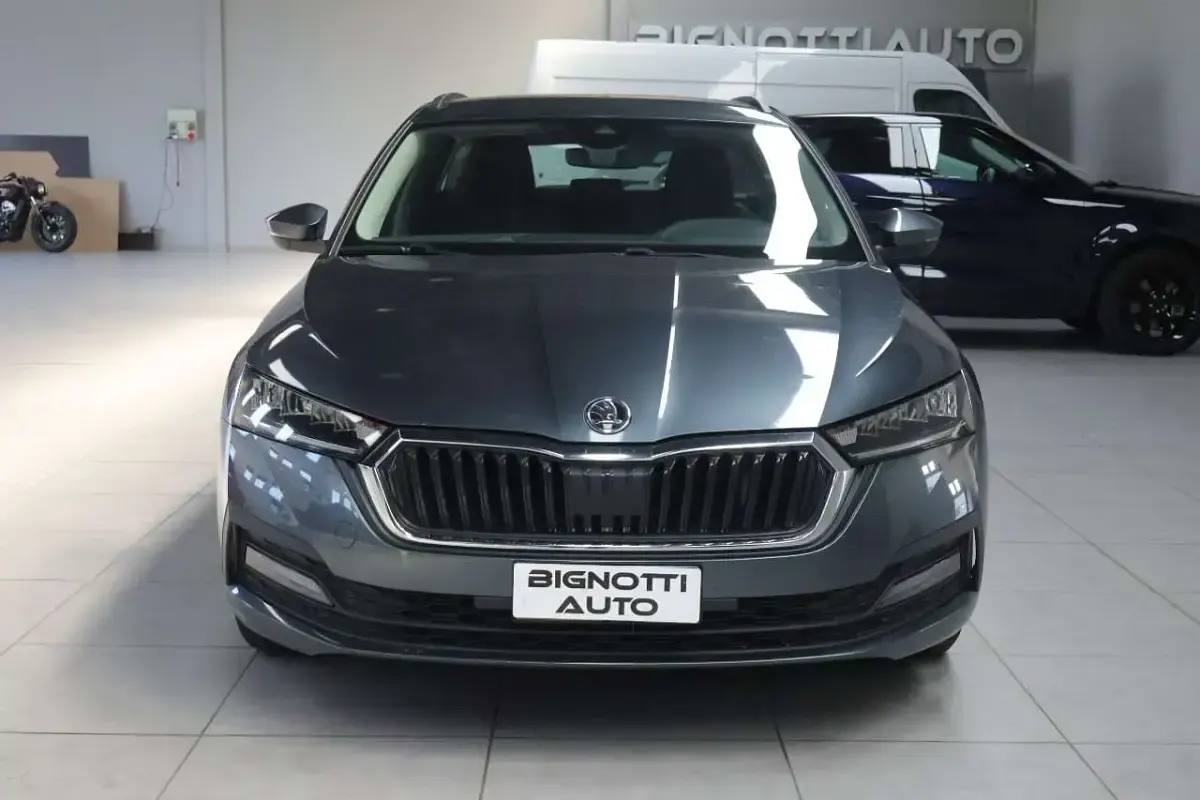 Usata Skoda Octavia Executive 150 CV (110 kW) 2021 Grigio Station wagon