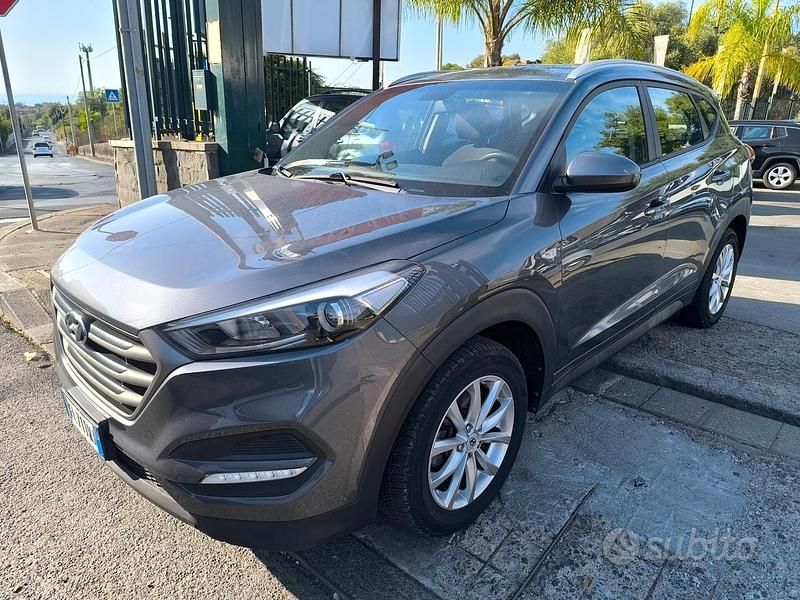 Grigio Usata 2017 Hyundai Tucson Edition SUV | 13.900 € (Ottimo prezzo) - Immagine 1/4
